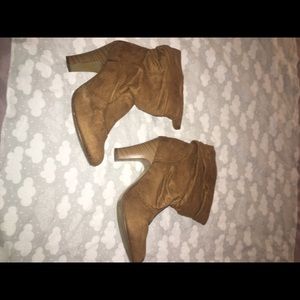 Slightly used Maurice’s brown heels size 7 1/2